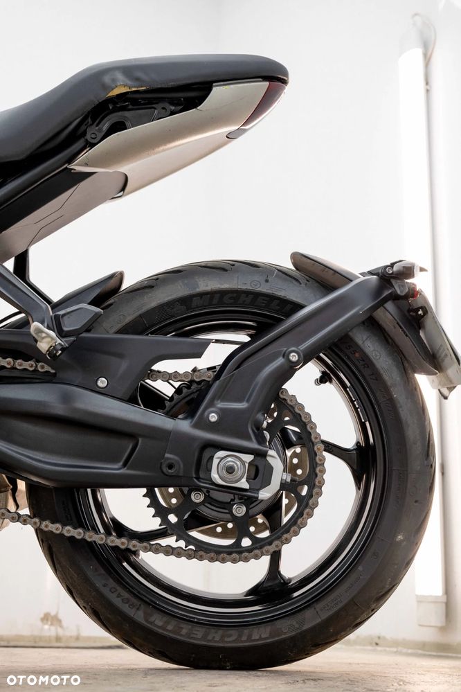 Triumph Trident - 33