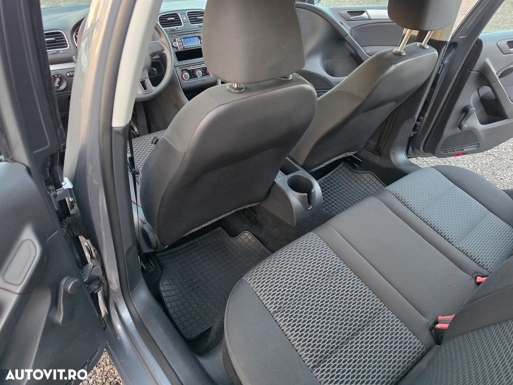 Volkswagen Golf - 6