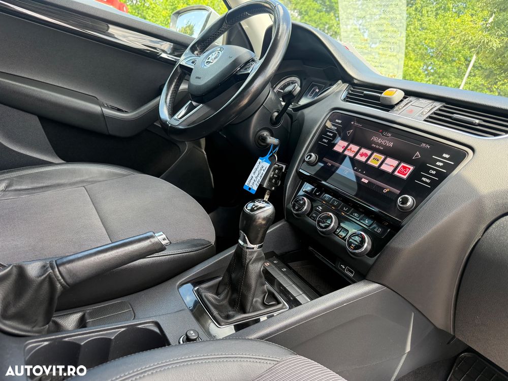 Skoda Octavia 2.0 TDI Premium Edition - 8