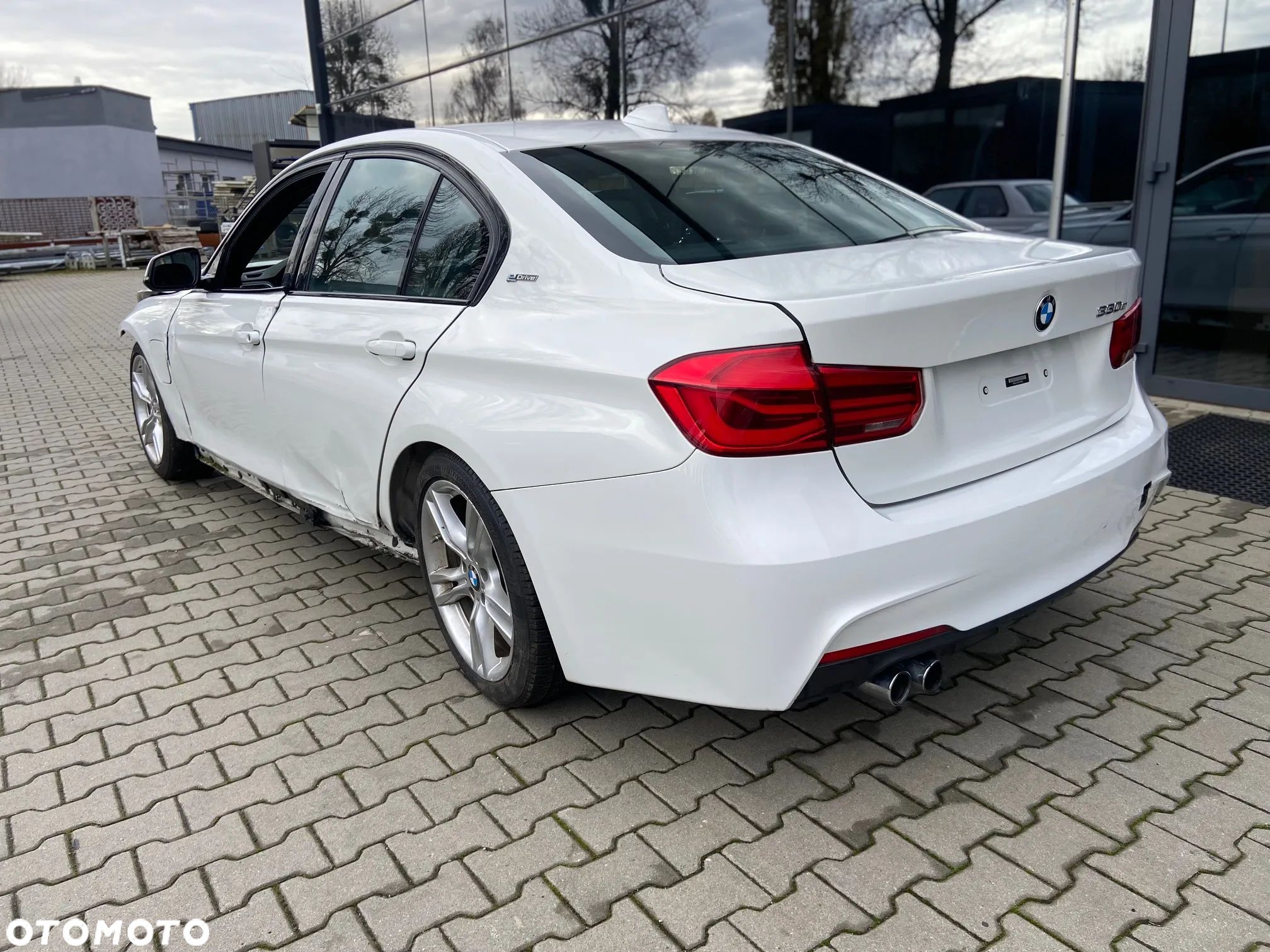BMW Seria 3 330e M Sport sport - 1