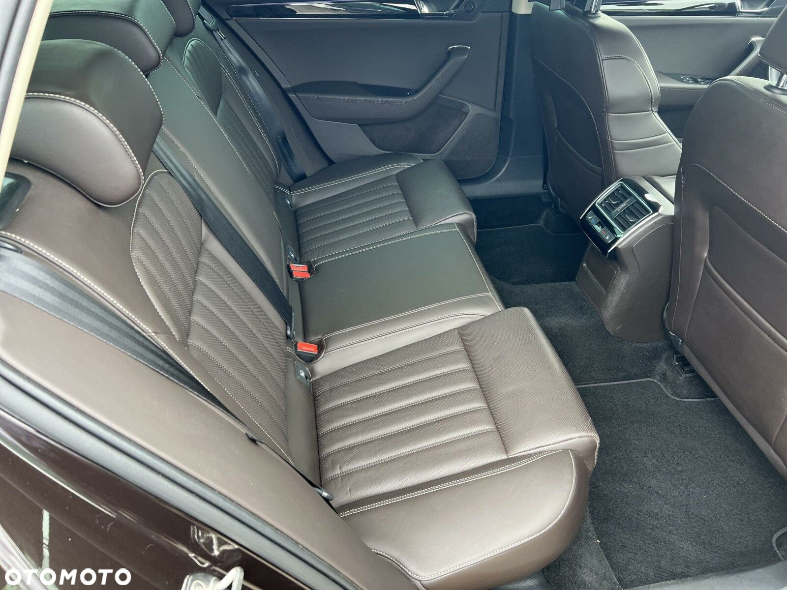 Skoda Superb 2.0 TSI 4x4 L&K DSG - 14