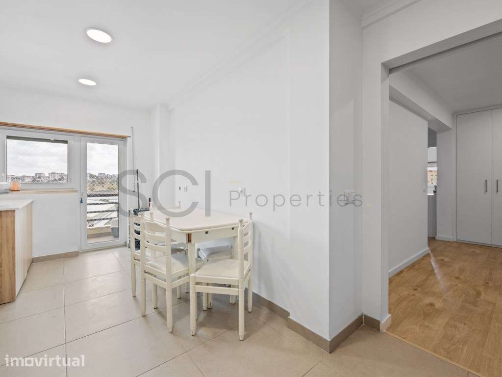 Apartamento T3,125m2, renovado, com excelente exposição solar, nas ... - Grande imagem: 4/25