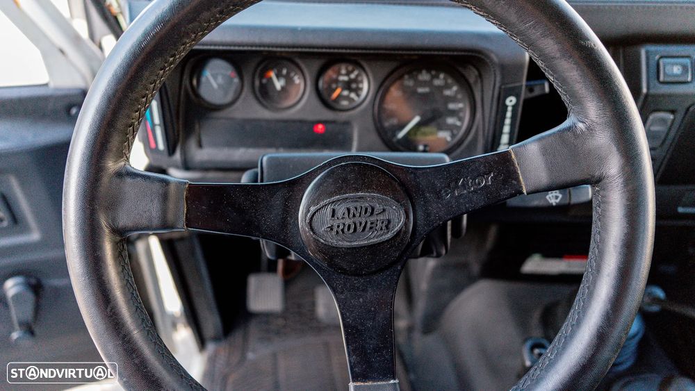 Land Rover Defender - 11