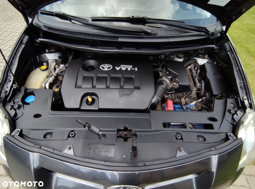 Toyota Auris 1.6 VVT-i Executive - 33