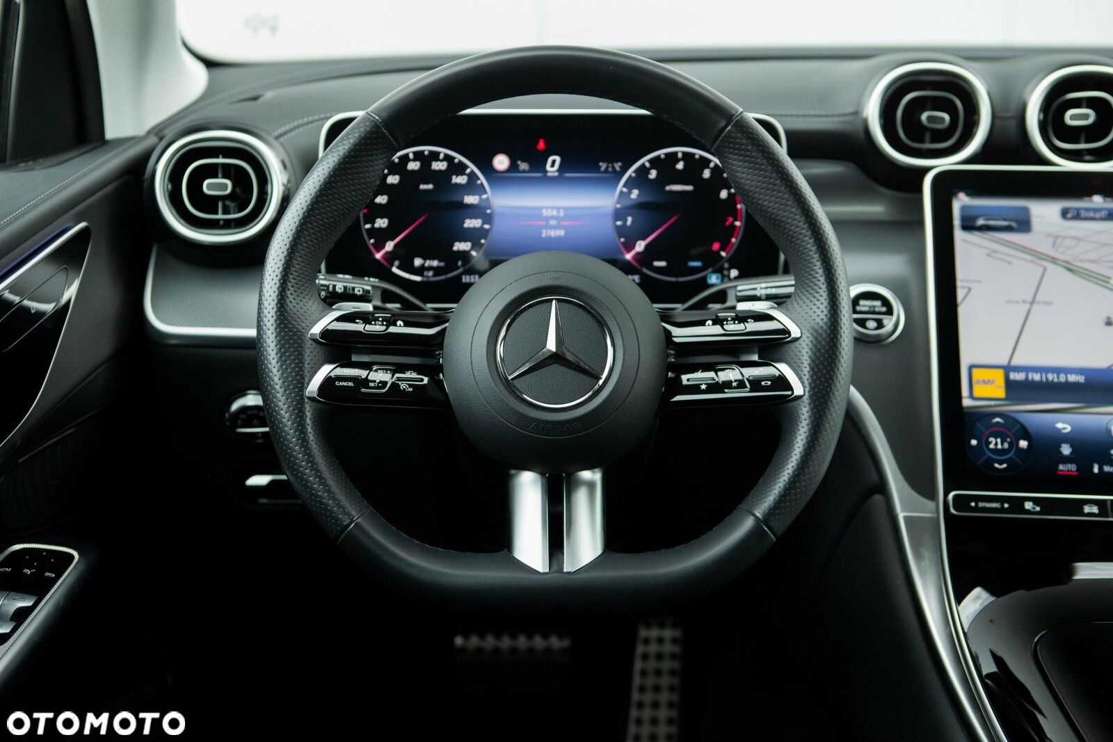 Mercedes-Benz GLC - 22