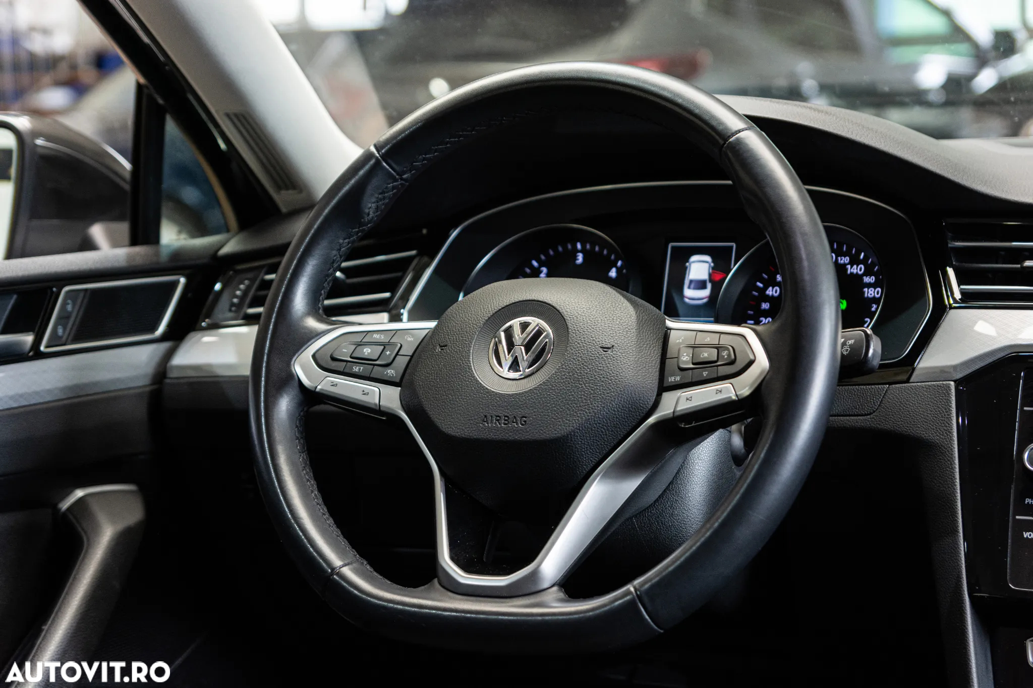 Volkswagen Passat 2.0 TDI DSG Comfortline - 31