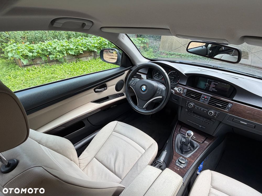 BMW Seria 3 320d - 17