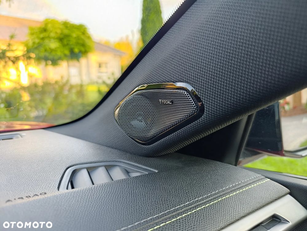 Peugeot 408 1.6 Plug-In Hybrid 180 GT EAT8 - 32