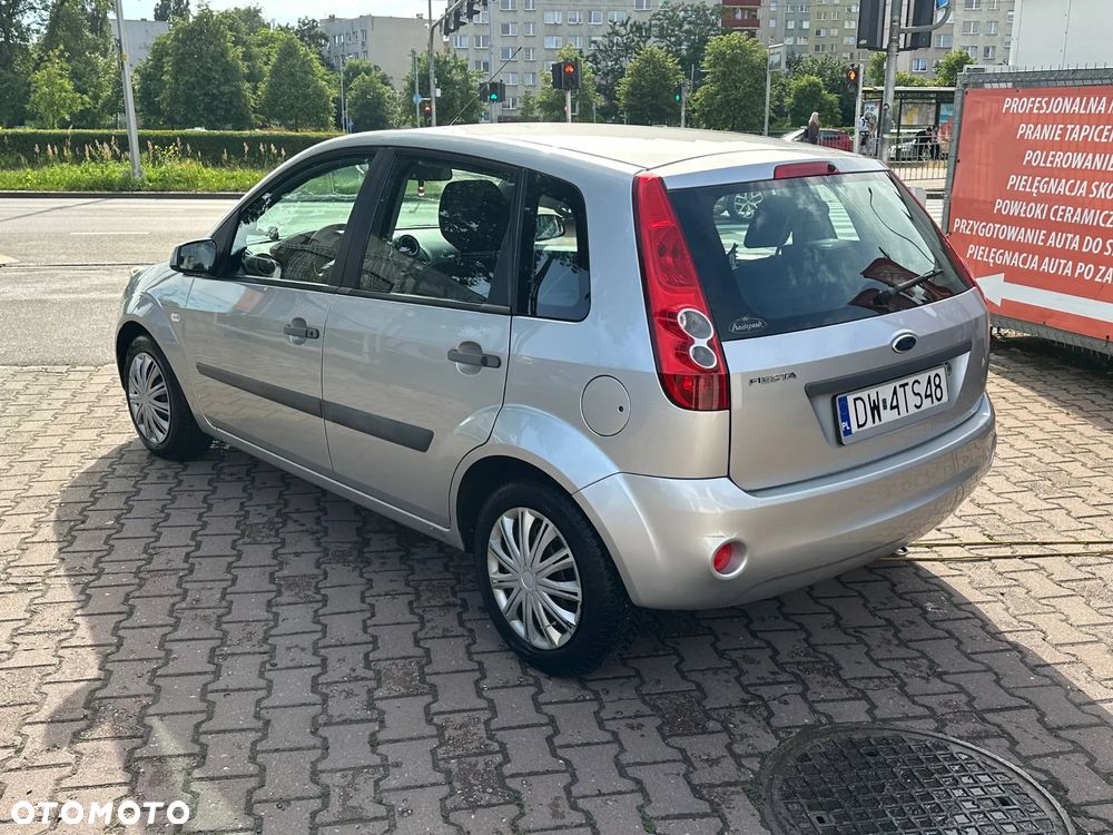 Ford Fiesta - 12