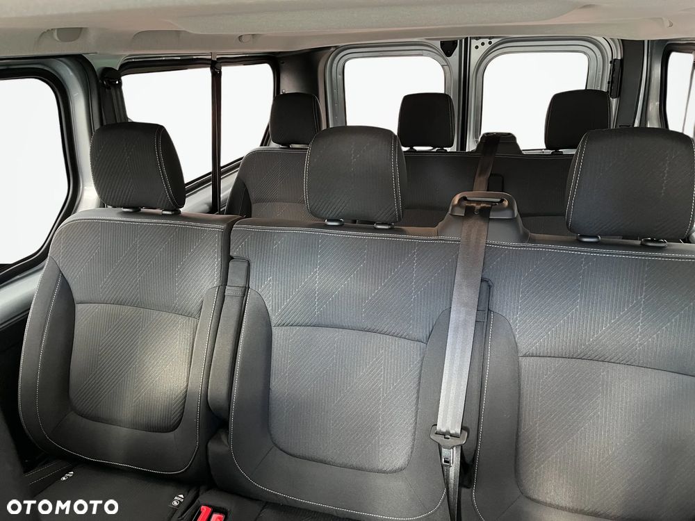 Renault Trafic Grand 2.0 dCi - 19