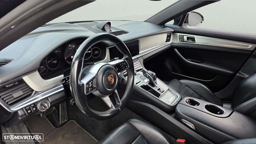 Porsche Panamera 4S - 9