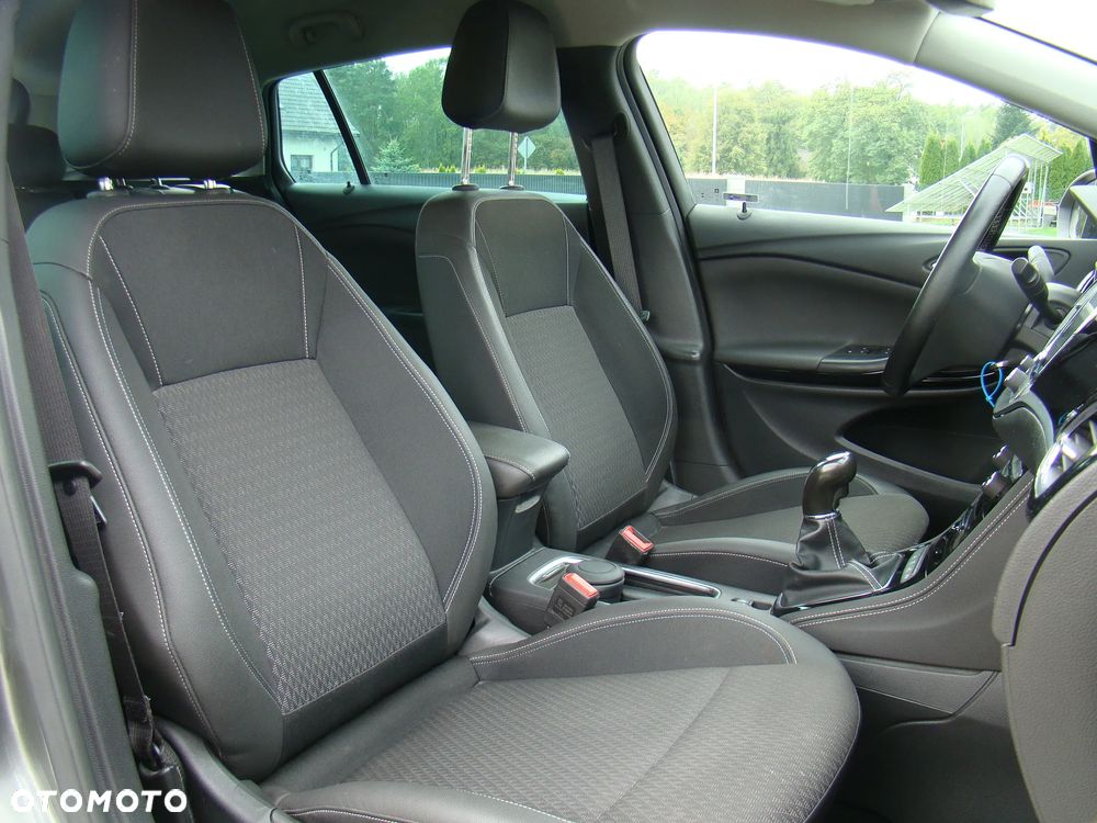 Opel Astra 1.4 Turbo Sports Tourer Innovation - 24