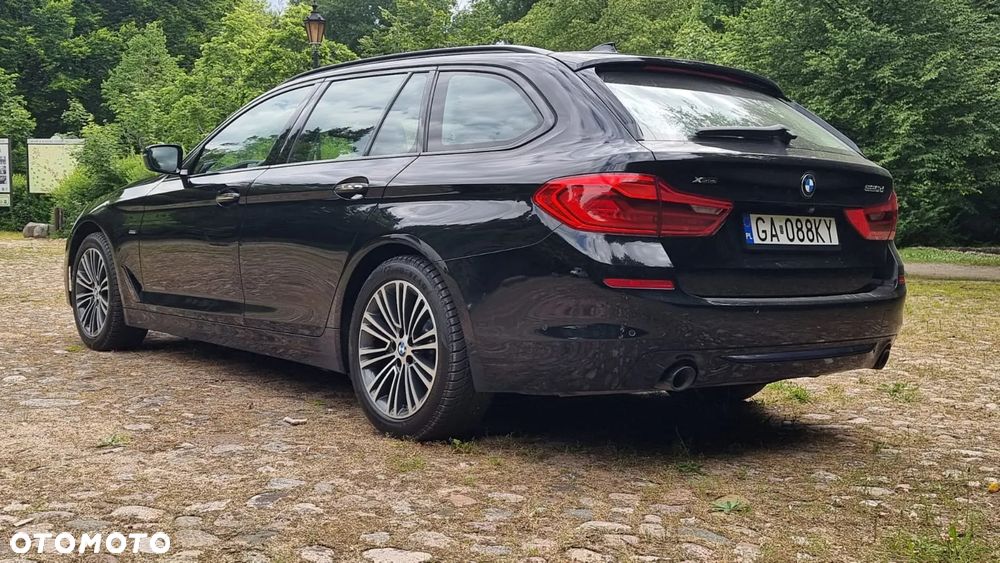 BMW Seria 5 520d xDrive Luxury Line sport - 3