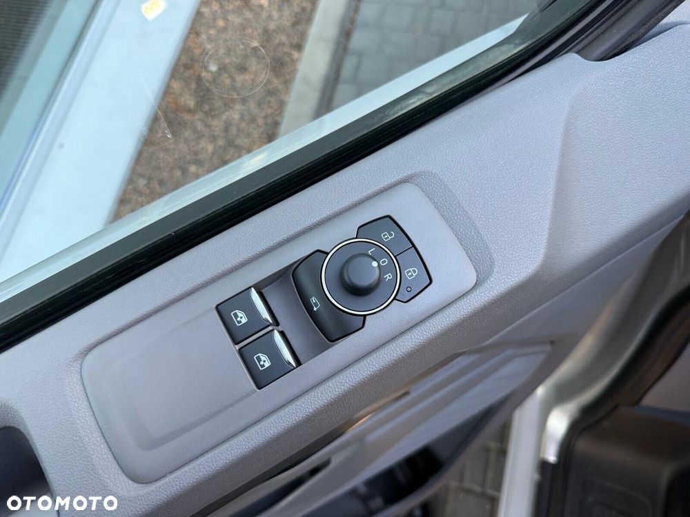 Volkswagen Caravelle PanAmericana 2.0 TDI Automat 4Motion - 19