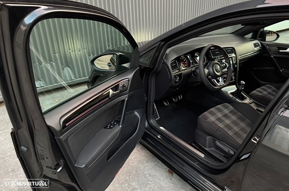 VW Golf 2.0 TSi GTi Performance - 19