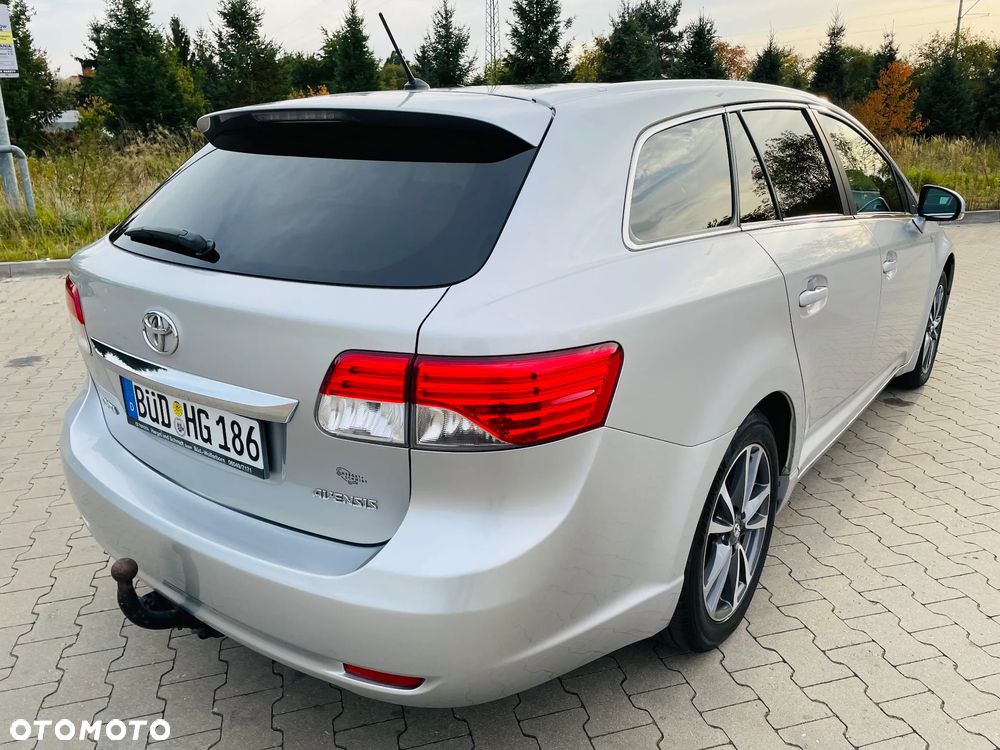 Toyota Avensis 1.8 Multidrive S Executive - 2