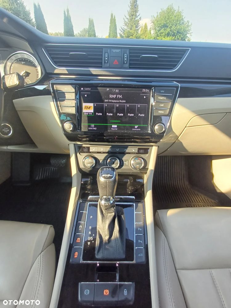 Skoda Superb 2.0 TDI 4x4 L&K DSG - 26