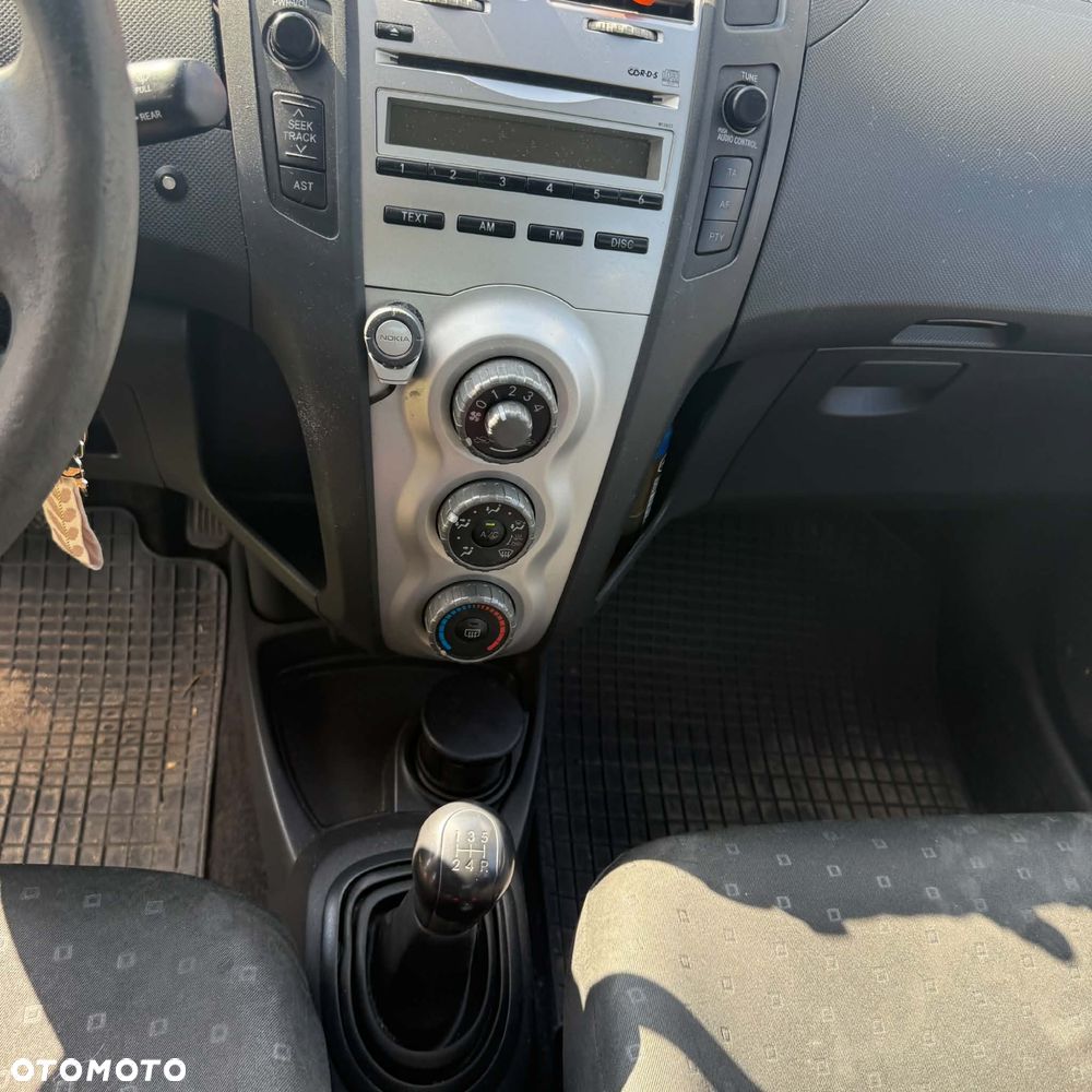 Toyota Yaris - 5