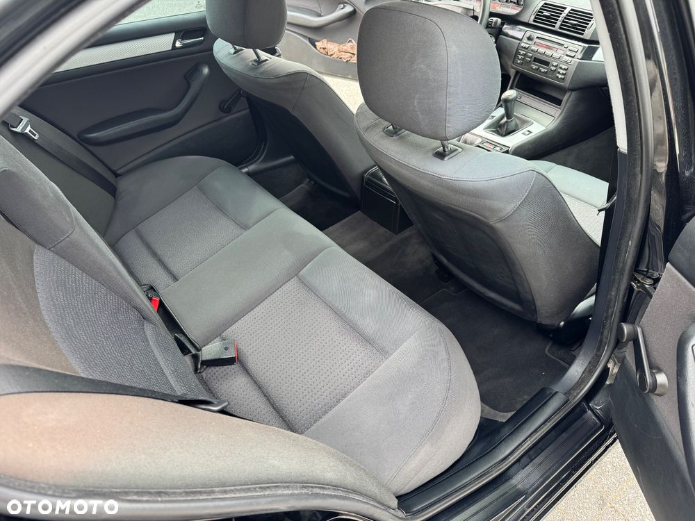 BMW Seria 3 318i - 12