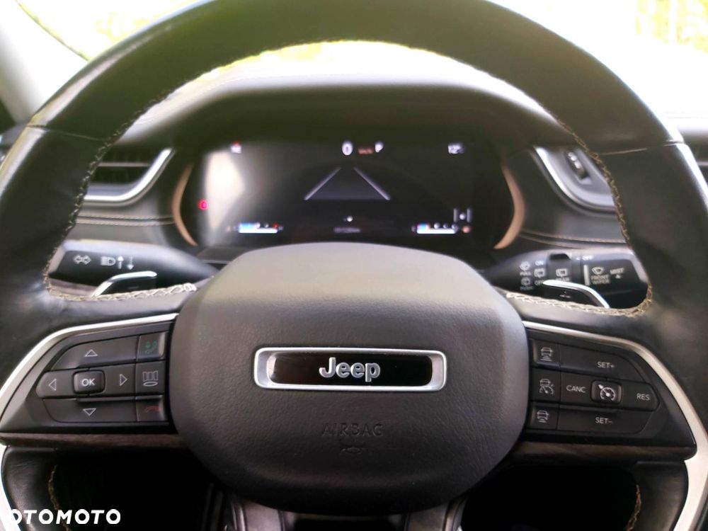 Jeep Grand Cherokee - 19