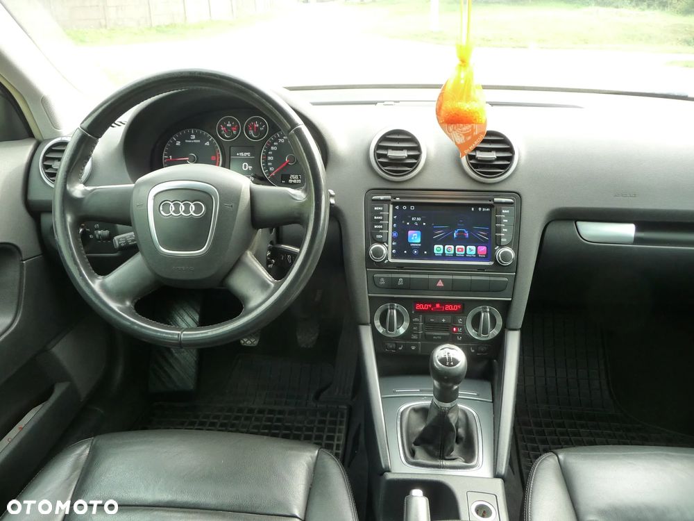 Audi A3 Sportback 1.6 TDI Ambiente - 8