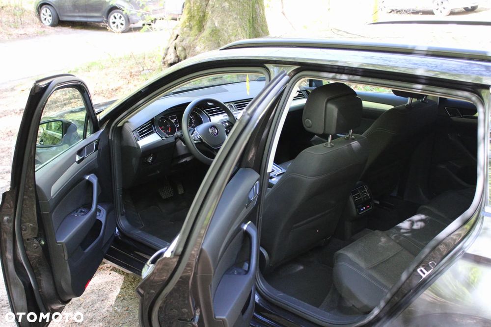 Volkswagen Passat 2.0 TDI SCR Comfortline DSG - 15