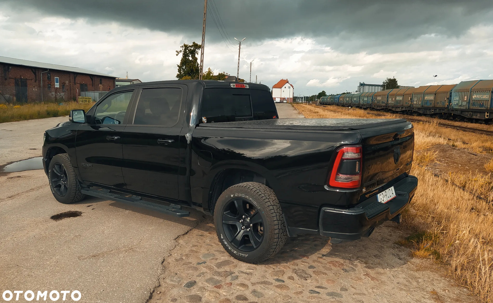 RAM 1500 Crew Cab Shortbed Bighorn - 17