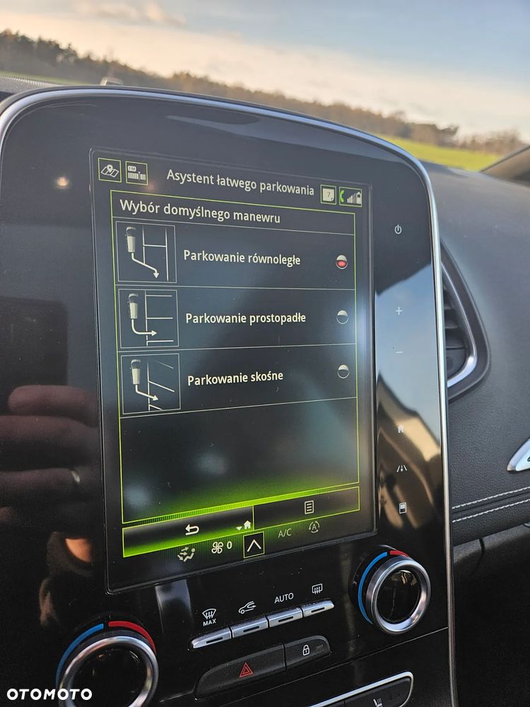 Renault Grand Scenic - 29