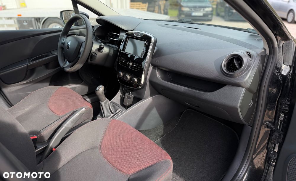 Renault Clio 1.2 16V 75 Expression - 29