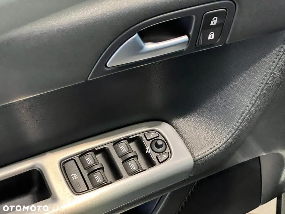 Volvo V50 D5 Summum - 12