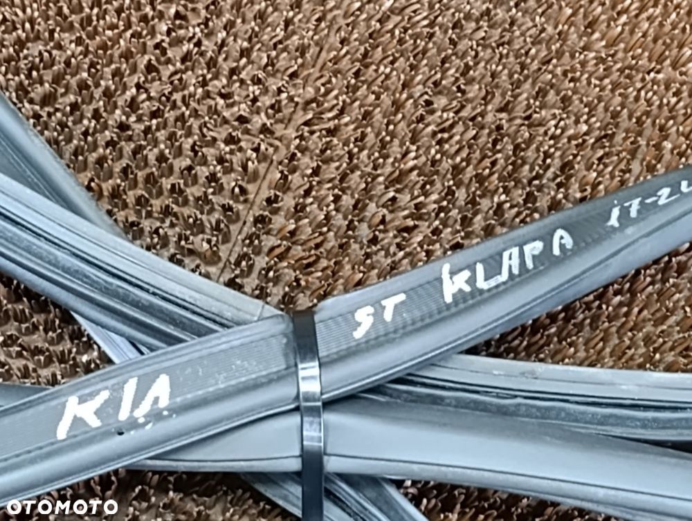 KIA STINGER 17-24r Uszczelka Klapy Bagażnika z Karoserii - 5