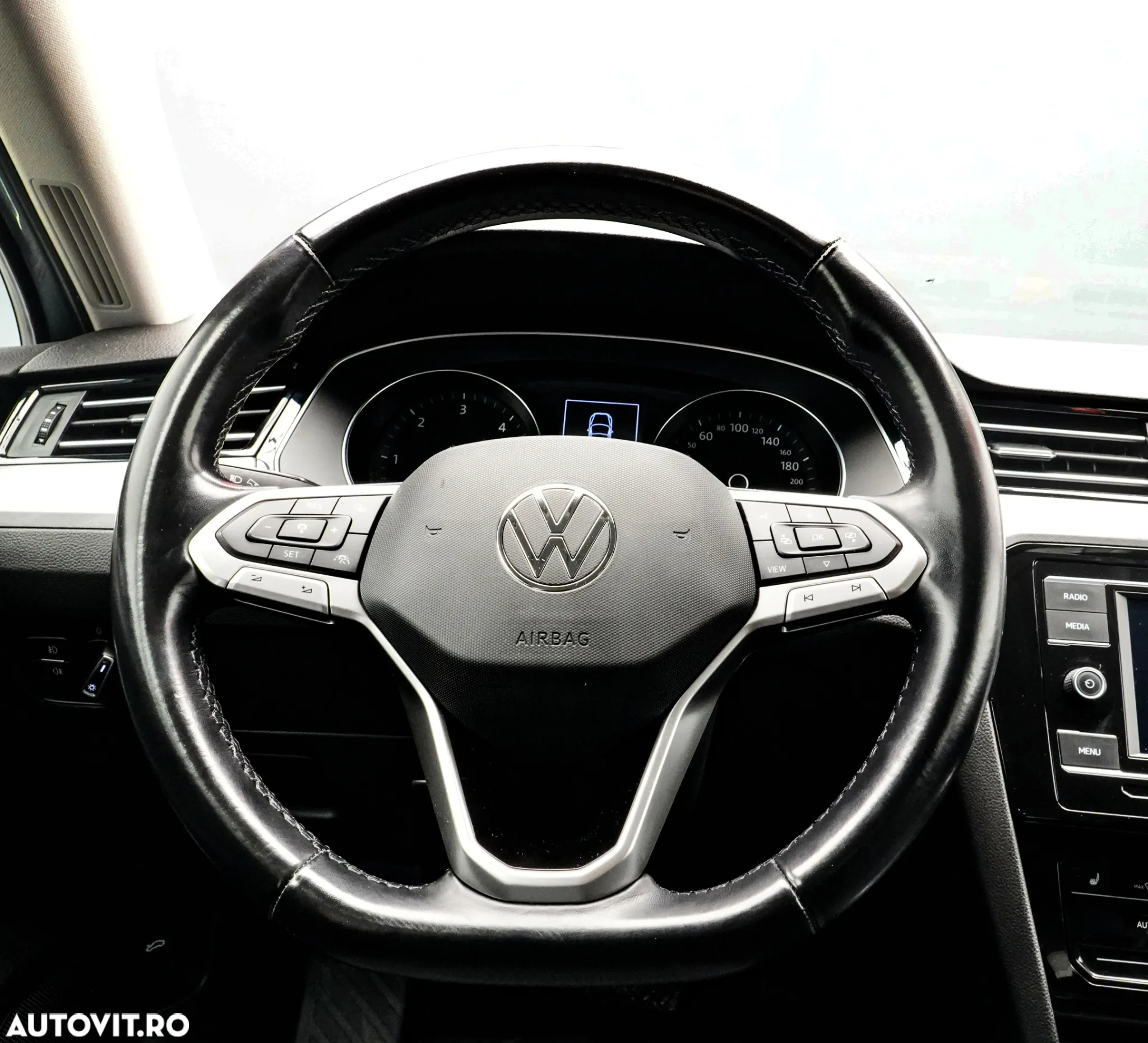 Volkswagen Passat 2.0 TDI DSG Comfortline - 18