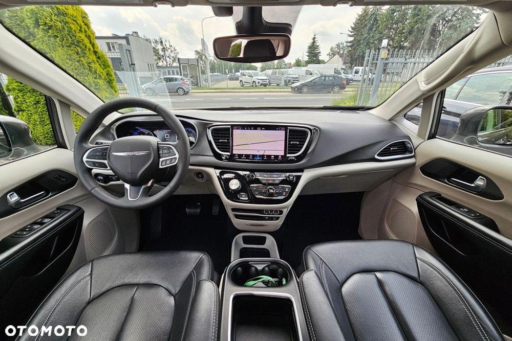 Chrysler Pacifica - 23