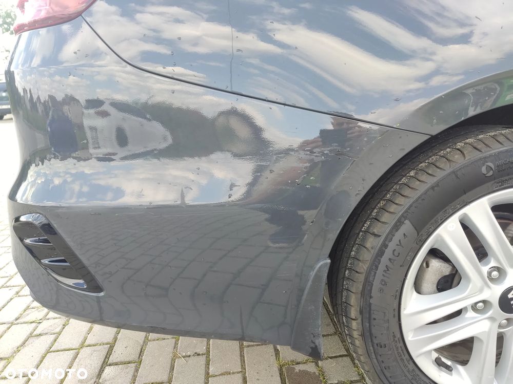 Kia Ceed - 10