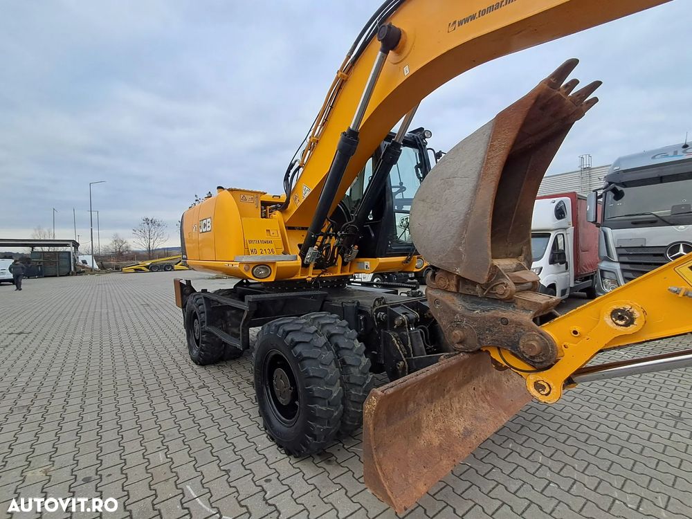 JCB js160w excavator pe roti - 8