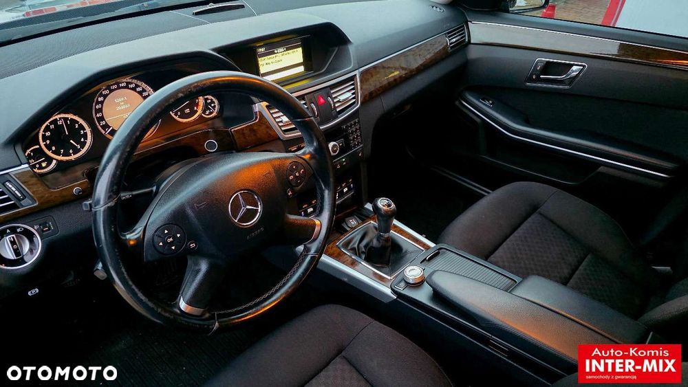 Mercedes-Benz Klasa E - 23