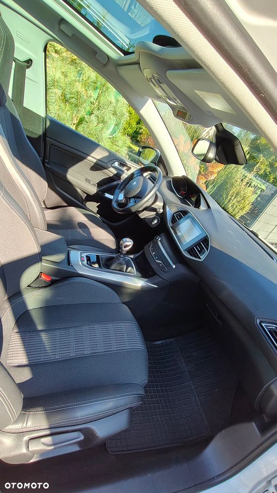 Peugeot 308 1.2 PureTech Allure S&S - 22