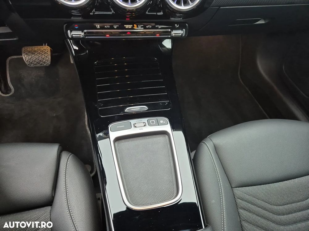 Mercedes-Benz CLA 180 7G-DCT - 16