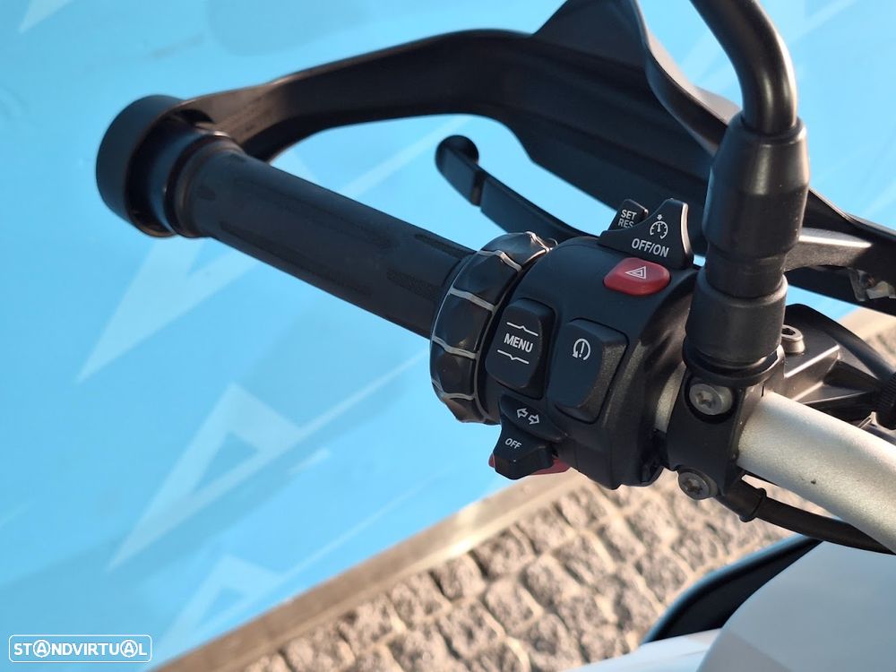 BMW F 900 XR - 8