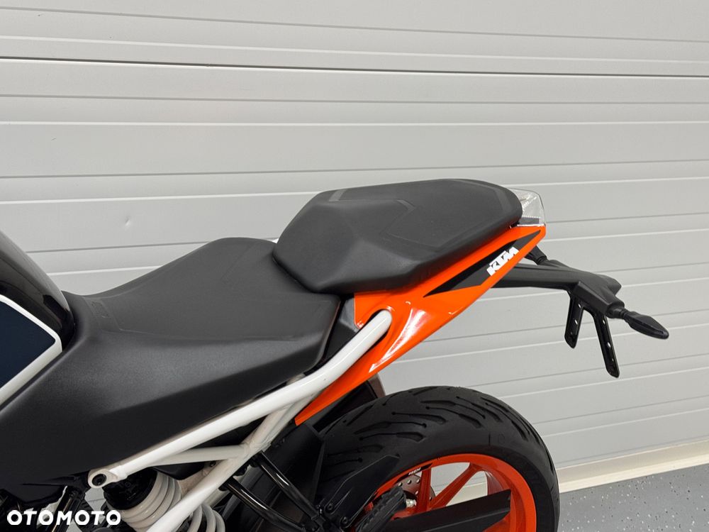 KTM Duke 125 - 26