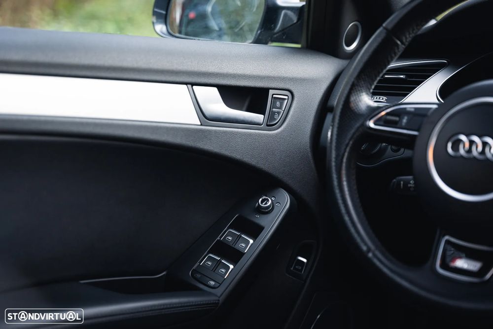 Audi A4 2.0 TDI DPF S line Sport Pack - 27