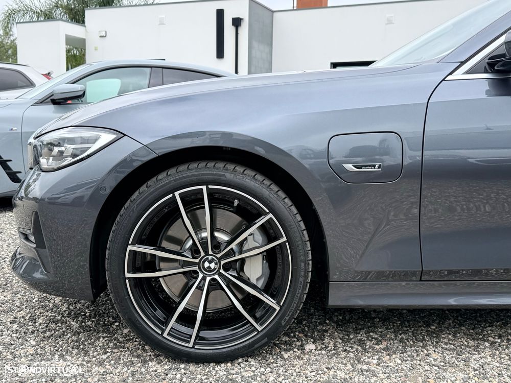 BMW 330 e Line Sport Auto - 12