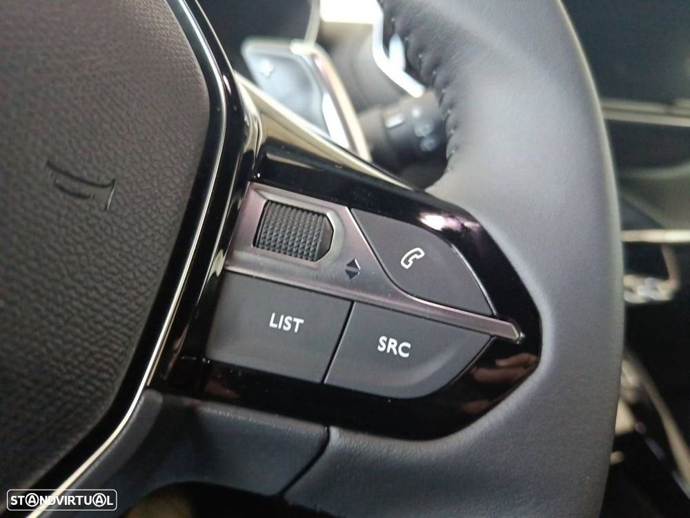 Peugeot 2008 1.2 Hybrid Allure e-DCS6 - 17