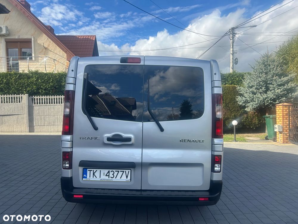 Renault Trafic Grand 2.0 dCi - 11