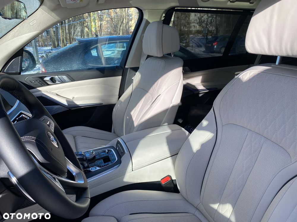 BMW X7 xDrive40d mHEV - 12