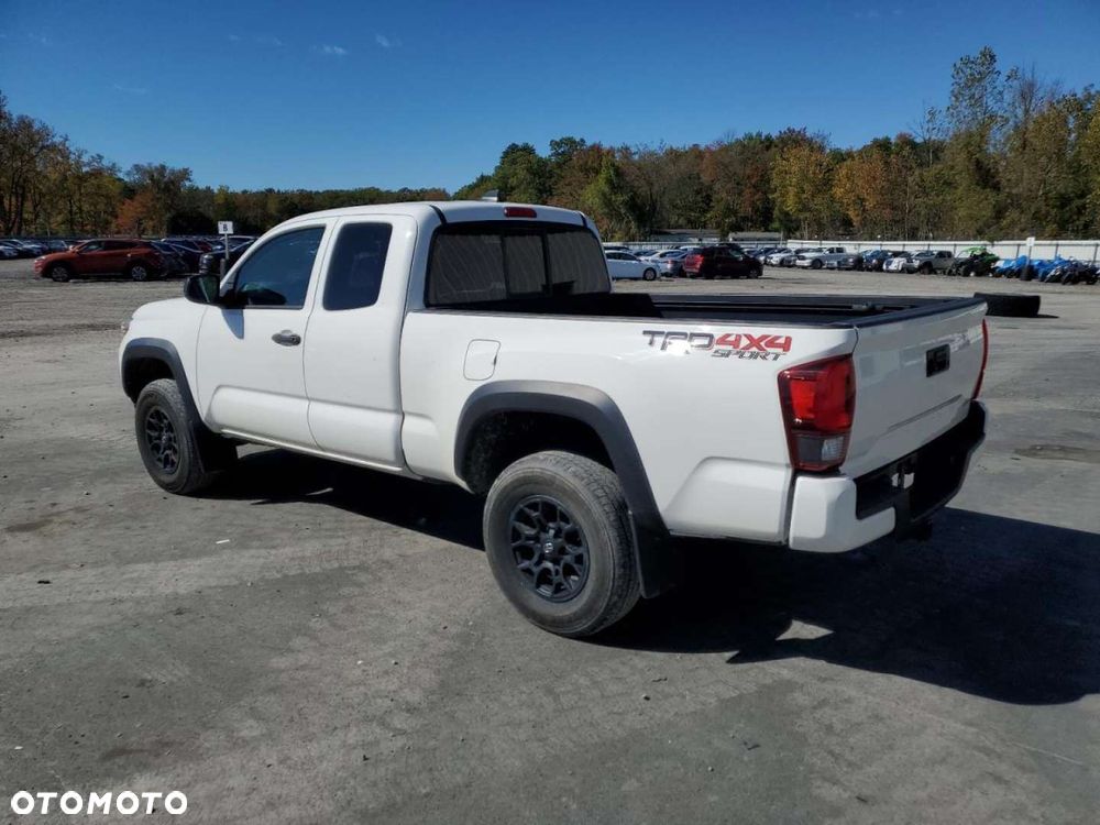 Toyota Tacoma - 11