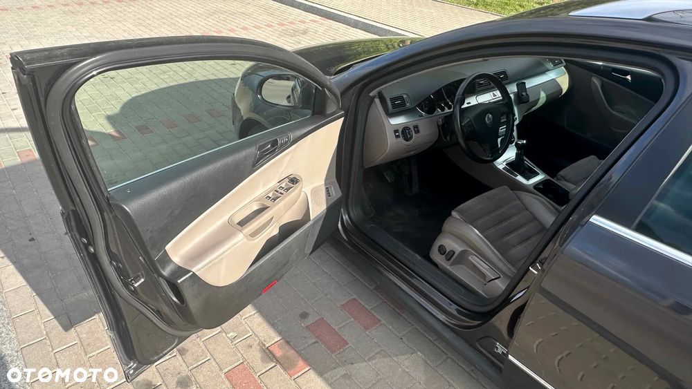 Volkswagen Passat 2.0 TDI Individual Chrom - 11