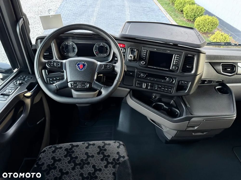 Scania S 450 / ACC / OBRACANY FOTEL / FULL LED / RETARDER / DUŻA NAVI / VIRTUAL KOKPIT / Z NIEMIEC - 32