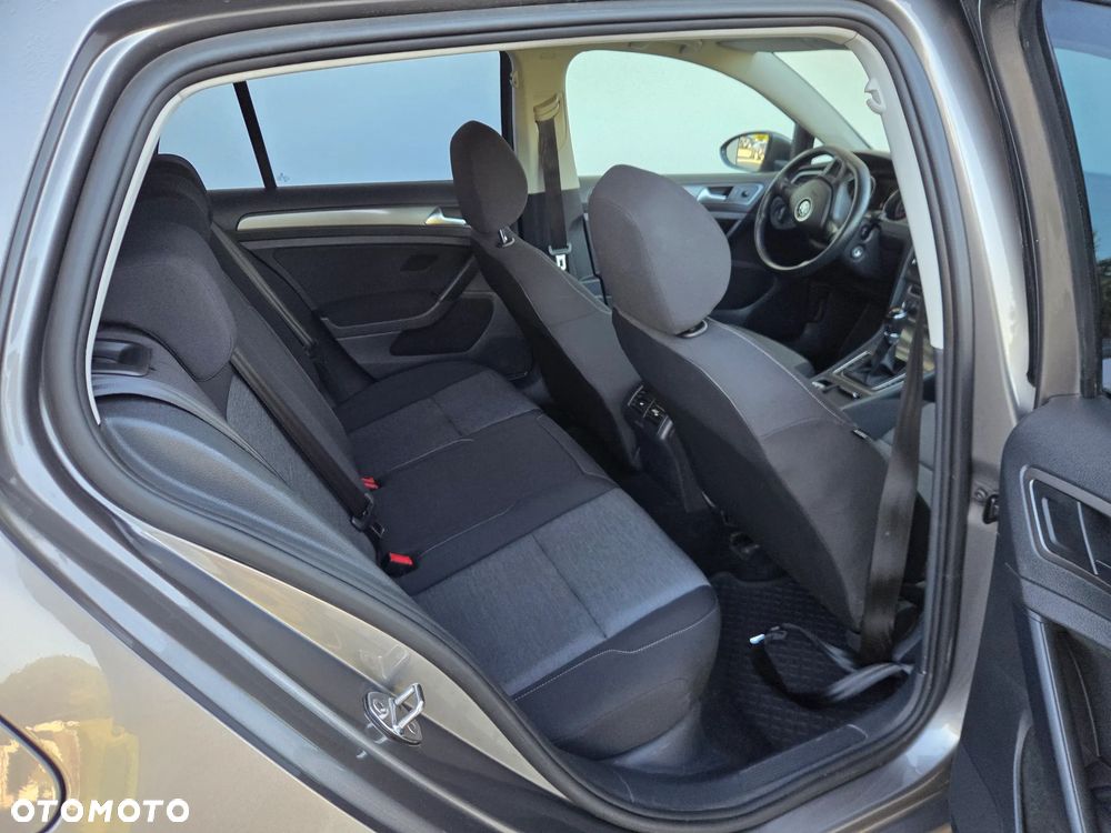 Volkswagen Golf - 11