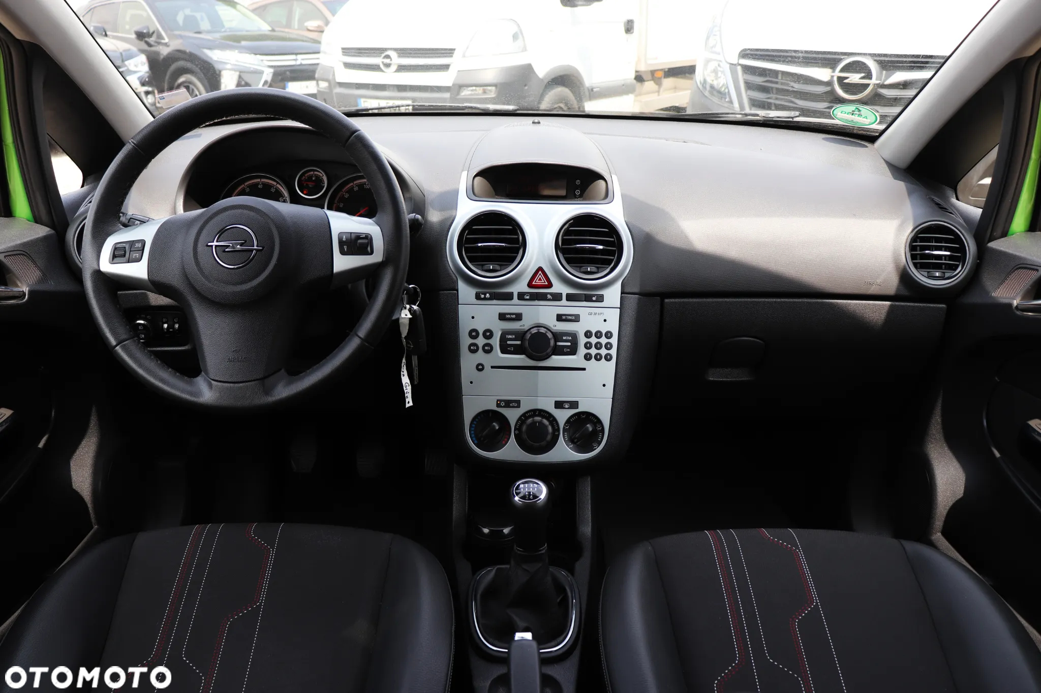 Opel Corsa 1.2 Cosmo - 24